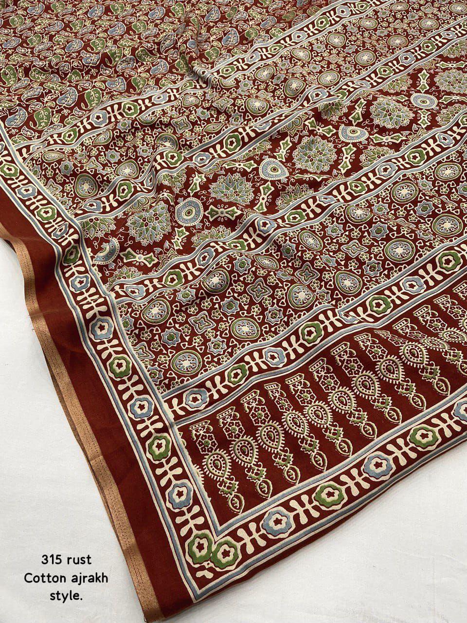 Ajrakh Print Soft Cotton-Feel Saree with blouse – 6.3 Meters
