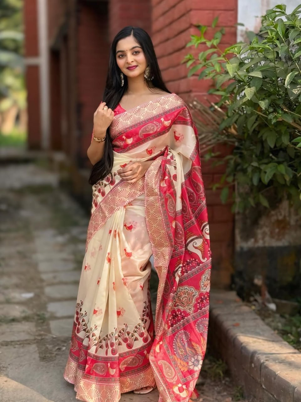 Cream and Red Linen Saree with Peacock Motifs, Floral Border and Paisley Pallu, 6.3 m with Running Blouse for Festive Wear