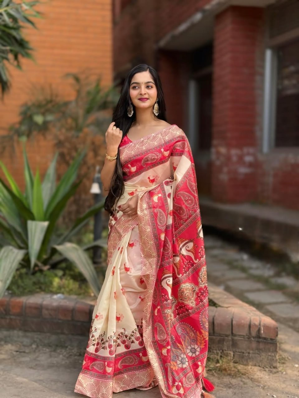Cream and Red Linen Saree with Peacock Motifs, Floral Border and Paisley Pallu, 6.3 m with Running Blouse for Festive Wear