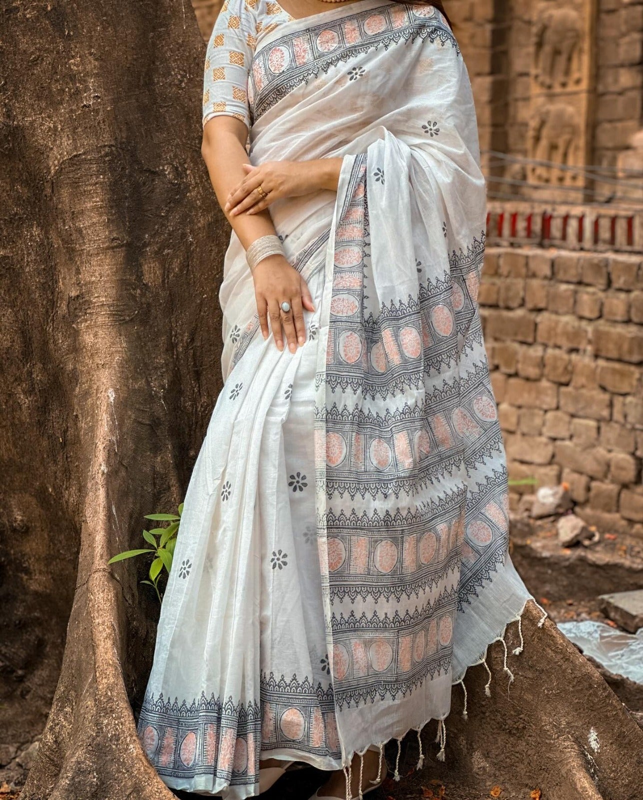 Elegant Digital Print Linen Saree with Blouse – 6.3 Mtr (Single Colour Catalog)