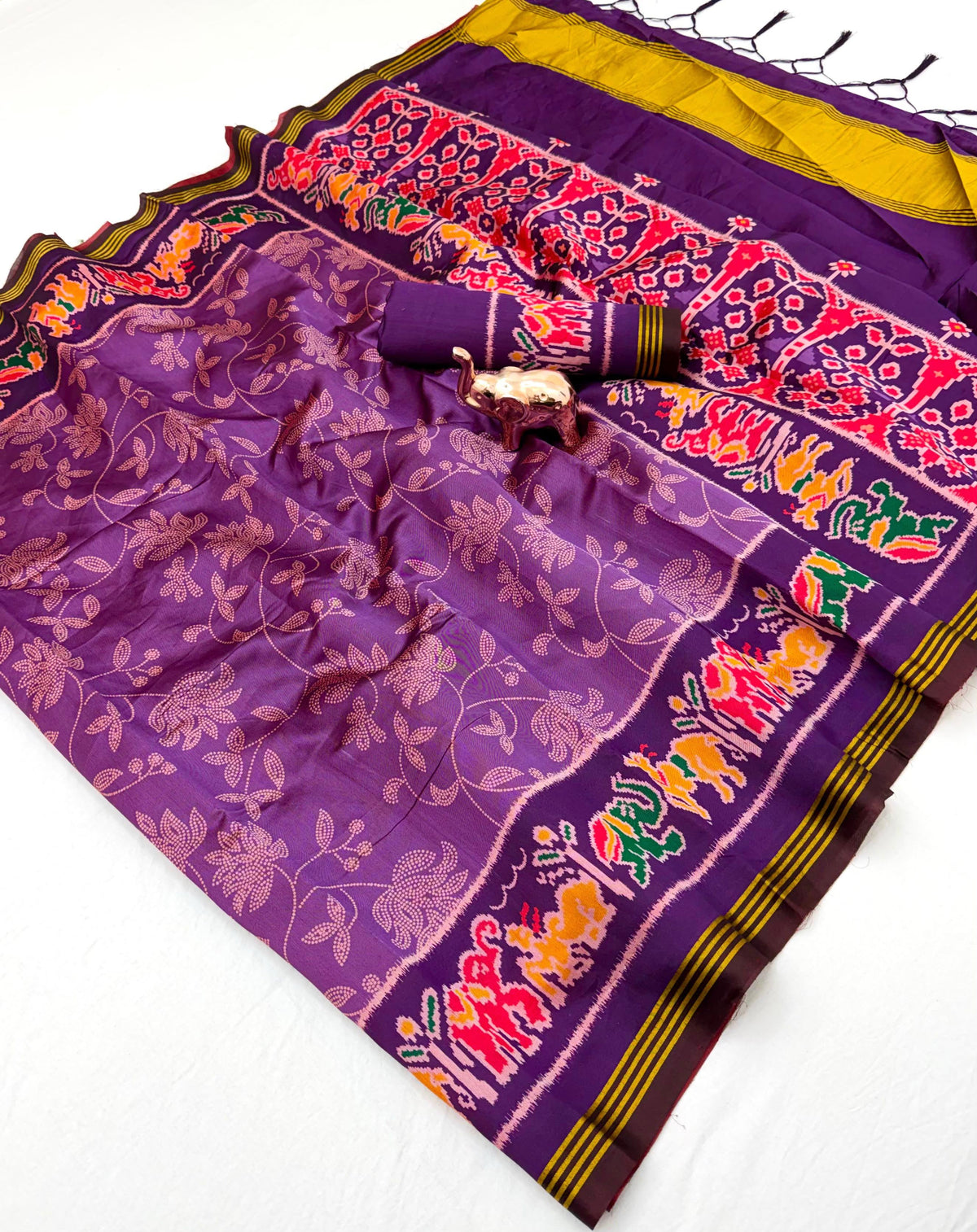 Viscose Saree with Floral Design, Multicolour Animal Motif Border and Running Blouse for Festive Wear, 6.3 Metres