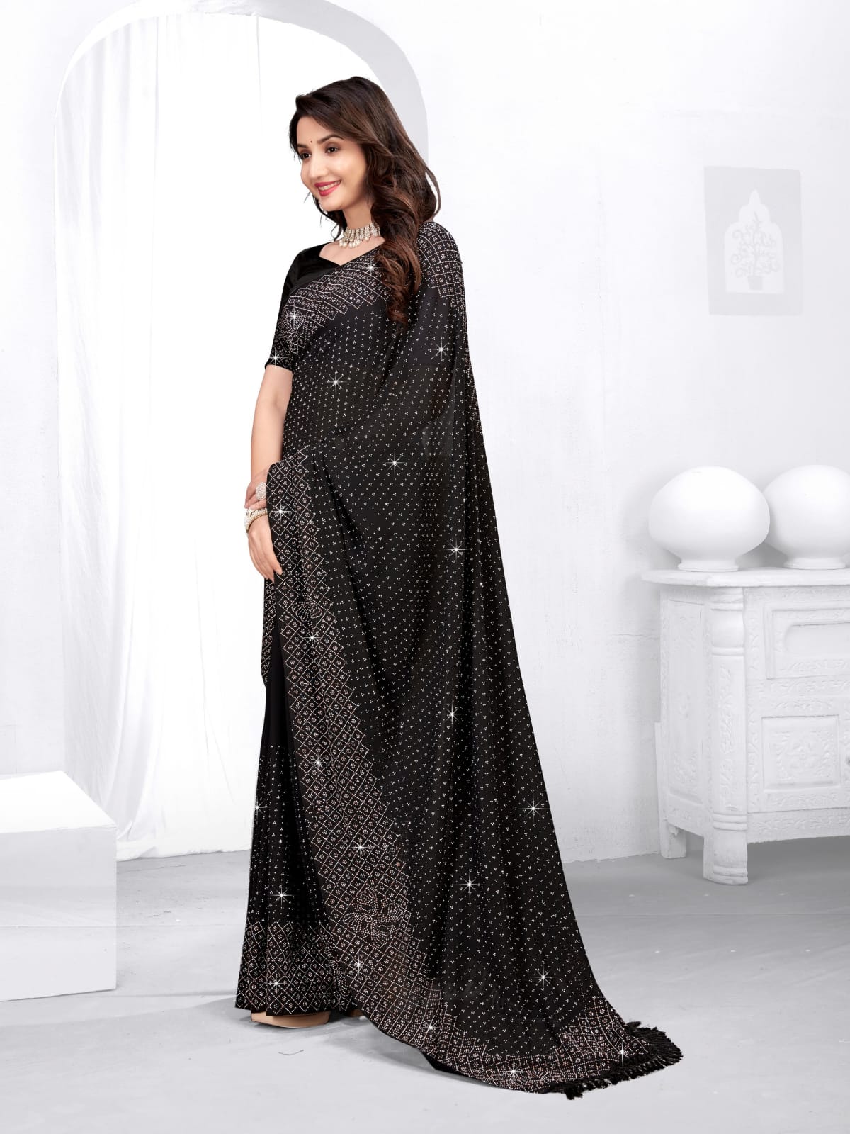 CELIBRITY INSPIRED DIAMOND WORK PARTY WEAR GEORGETTEE SAREE