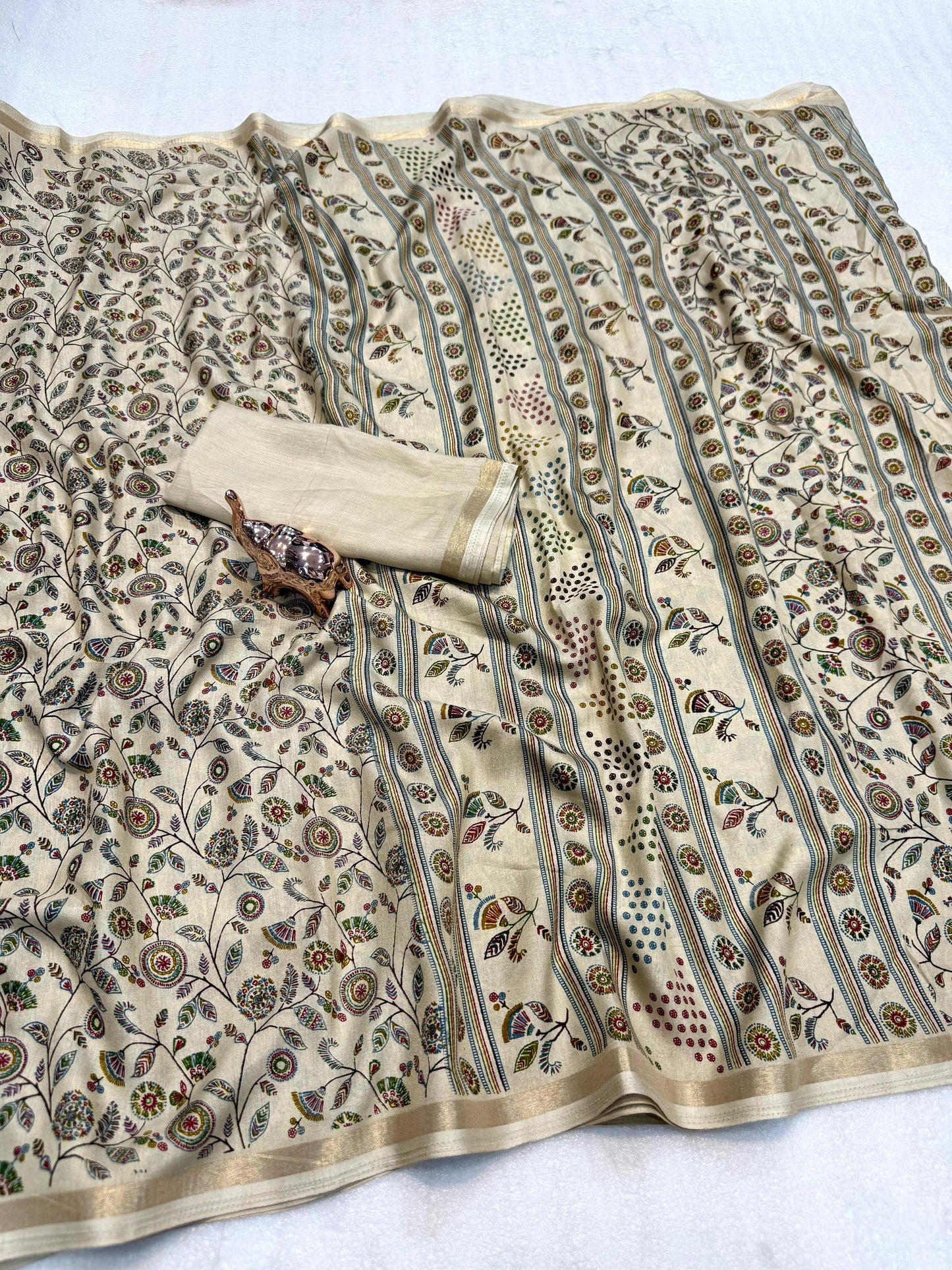 Women Printed Saree with Blouse Piece