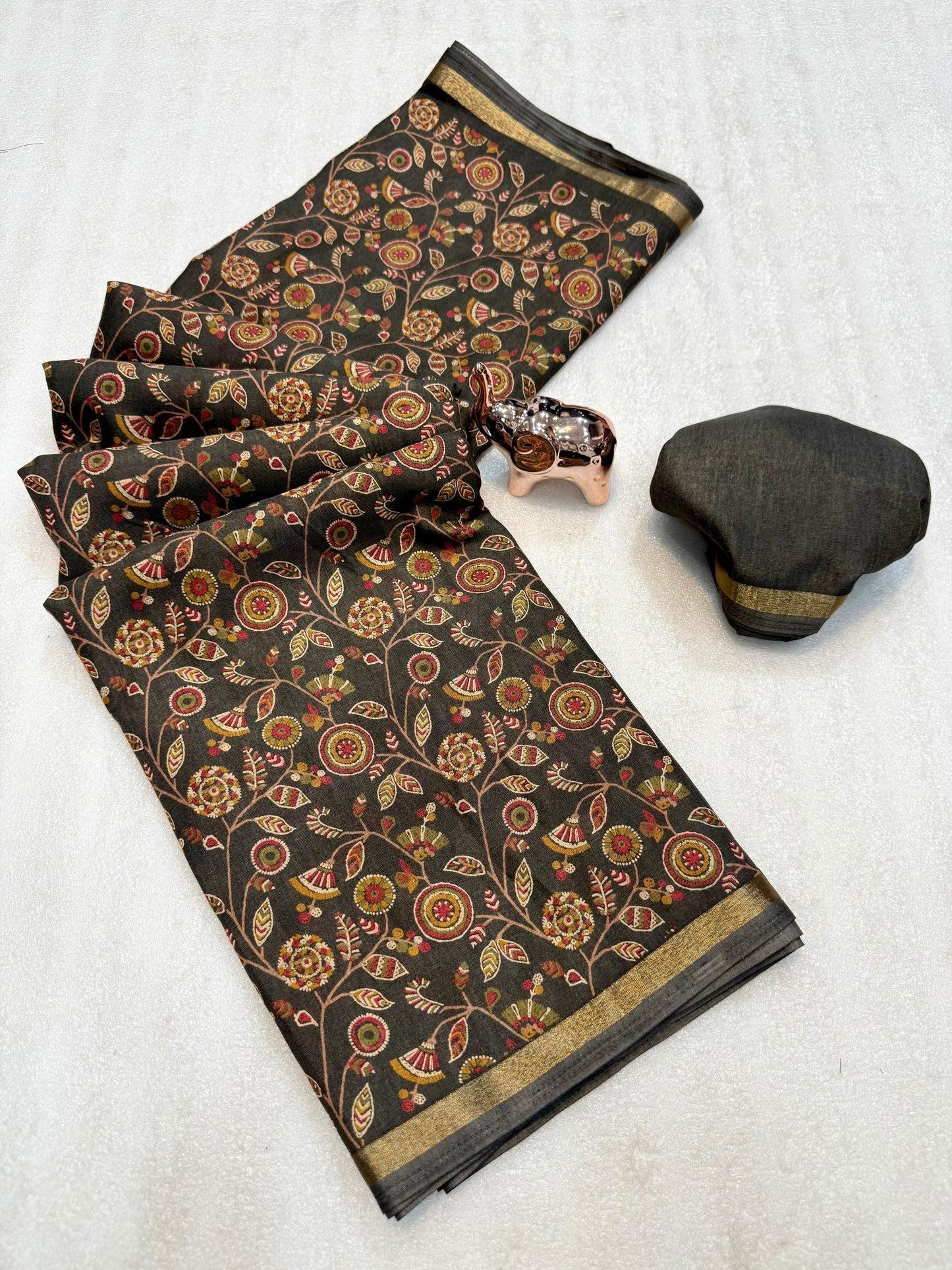 Women Printed Saree with Blouse Piece