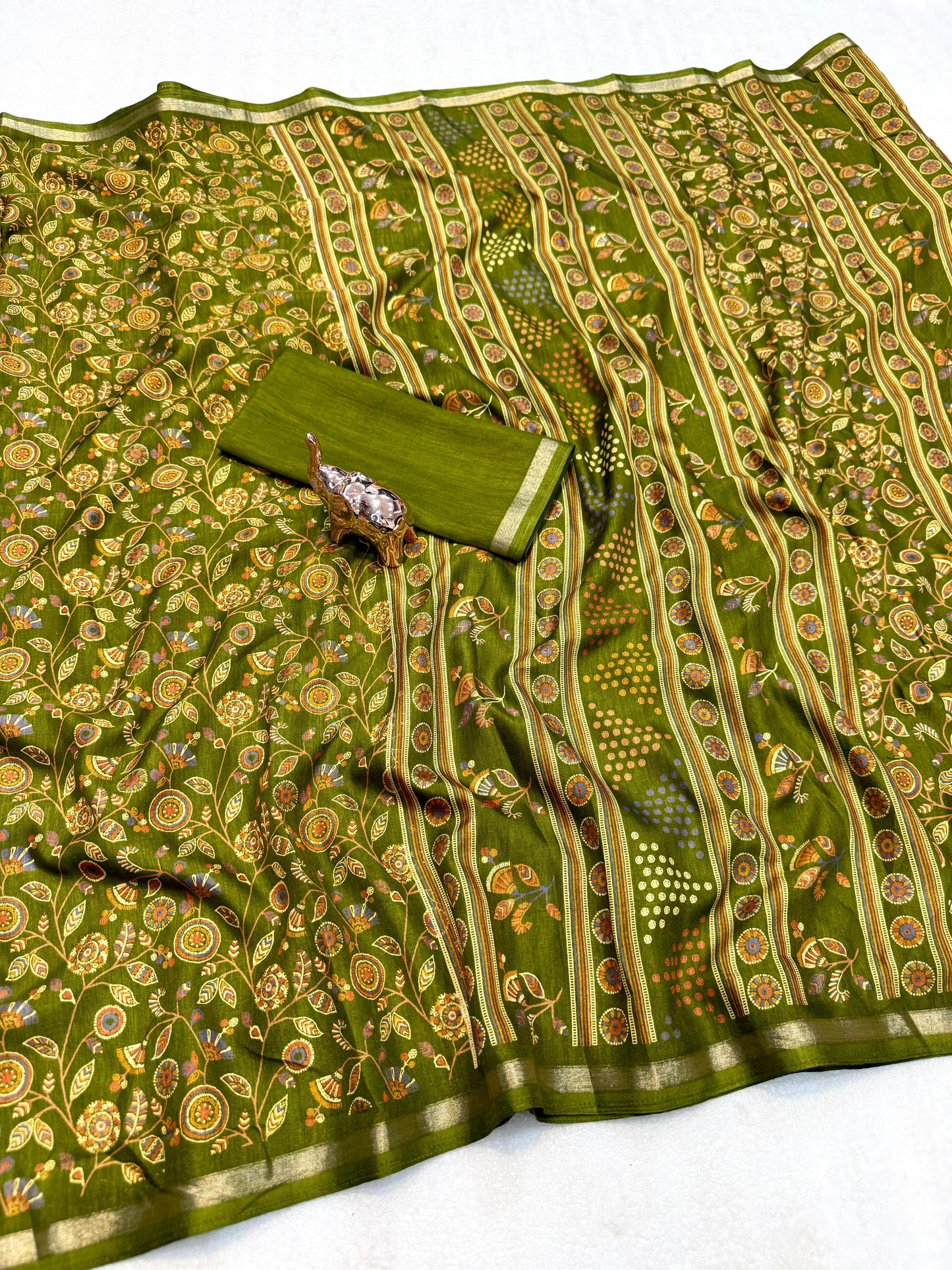 Women Printed Saree with Blouse Piece