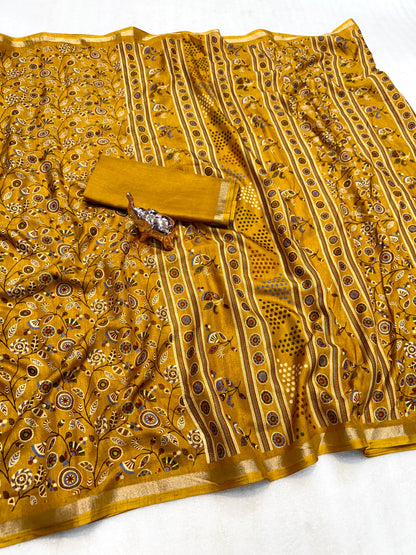 Women Printed Saree with Blouse Piece