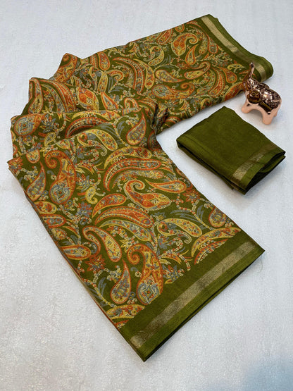 Women Paisley Print Saree with Contrast Border