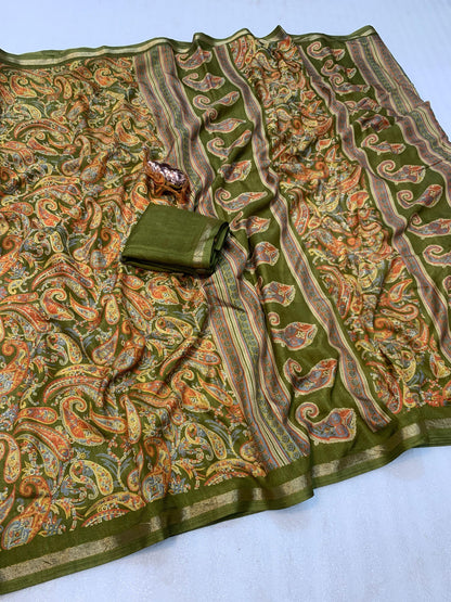 Women Paisley Print Saree with Contrast Border