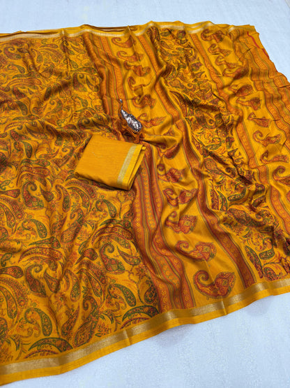 Women Paisley Print Saree with Contrast Border