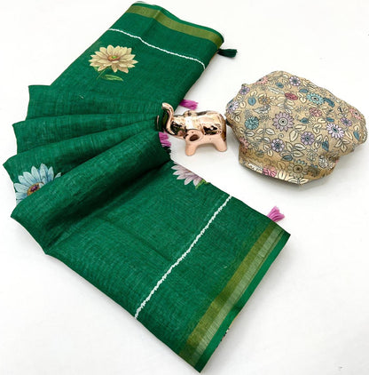 Women Floral Print Saree with Contrast Border