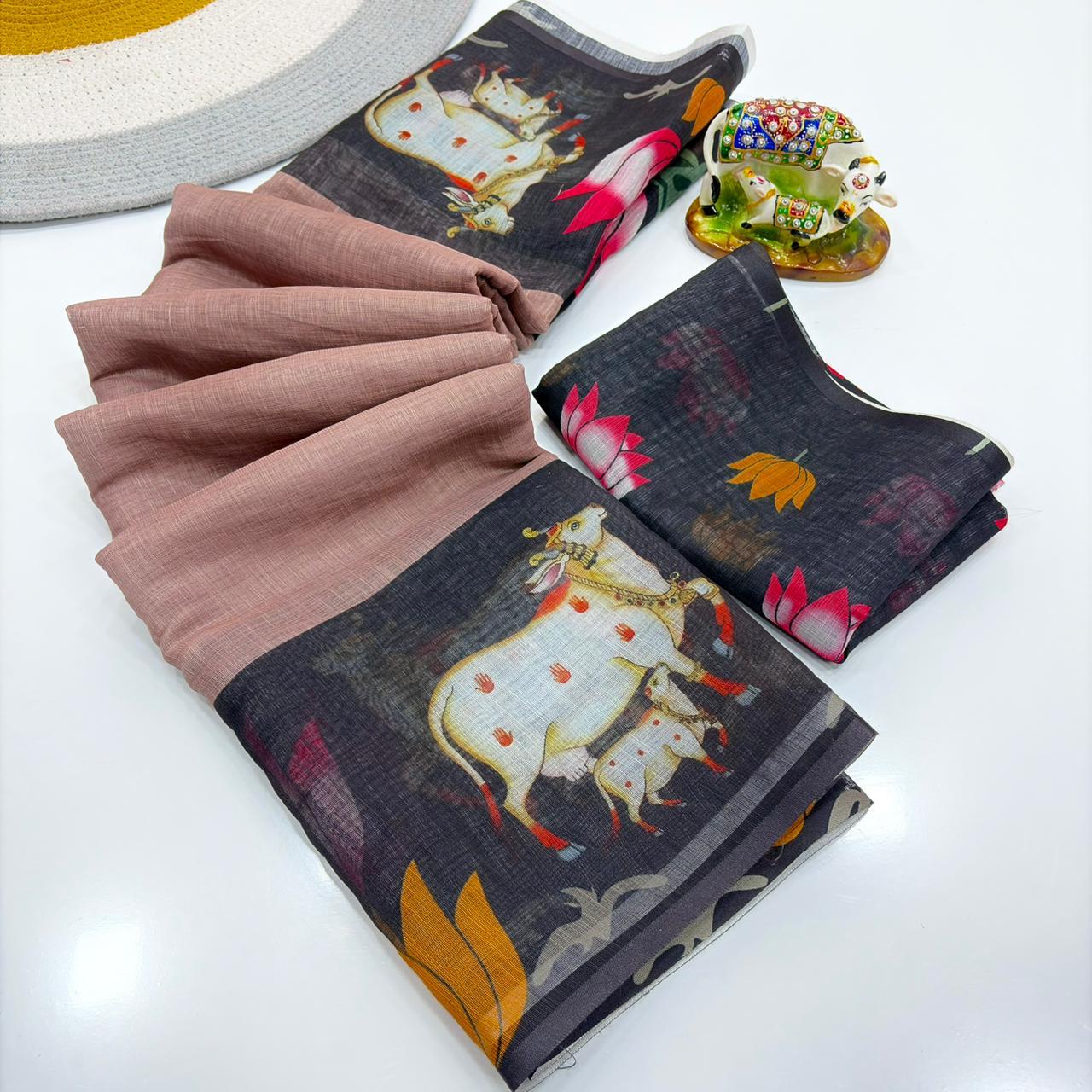 Women Floral Print Saree with Contrast Border