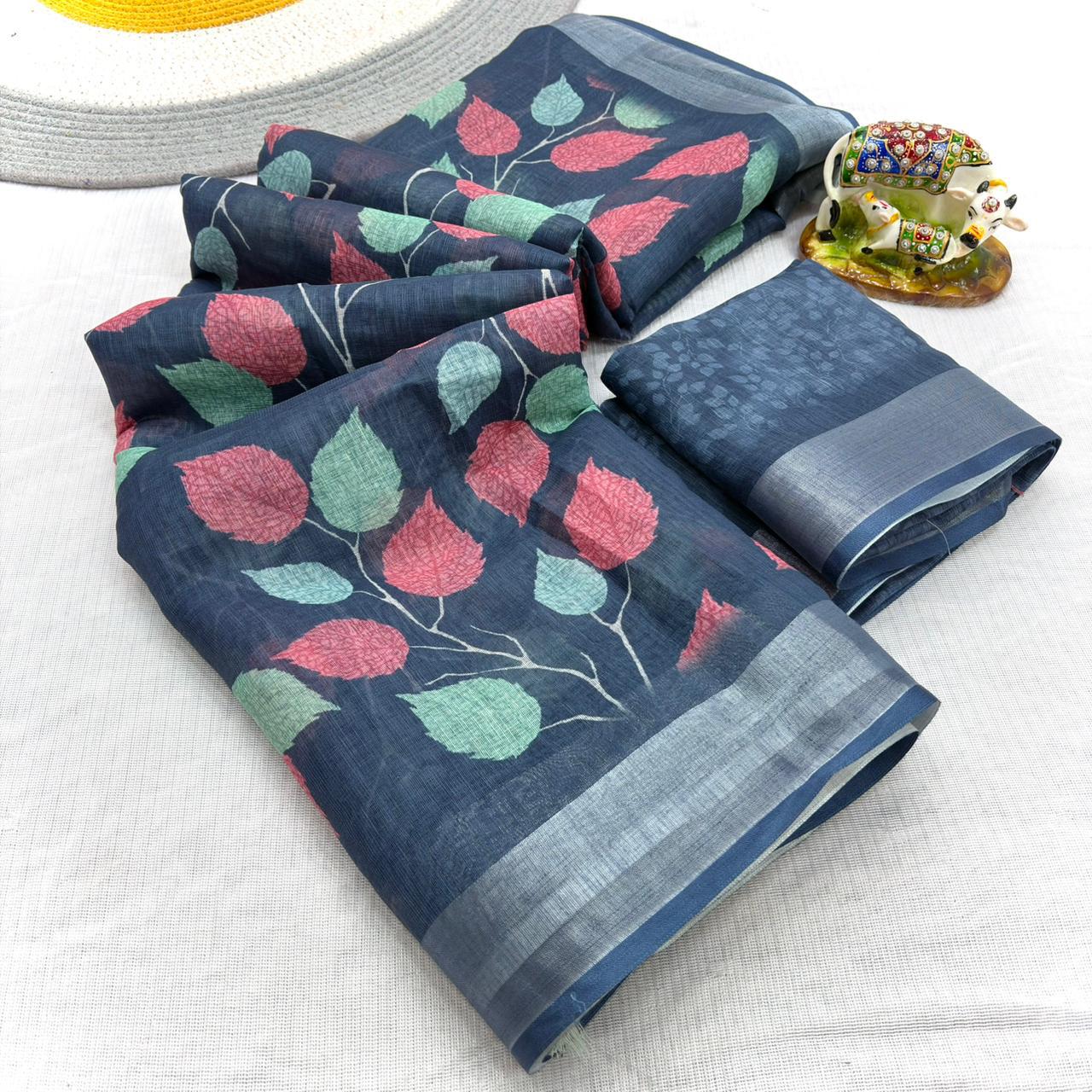 Women Floral Print Saree with Contrast Border