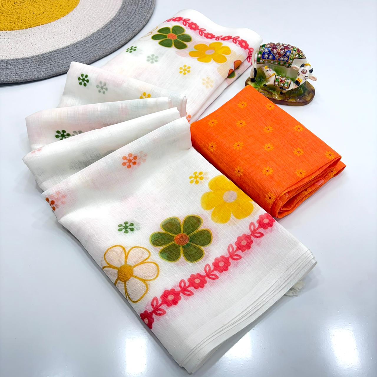 Women Floral Print Saree with Contrast Border