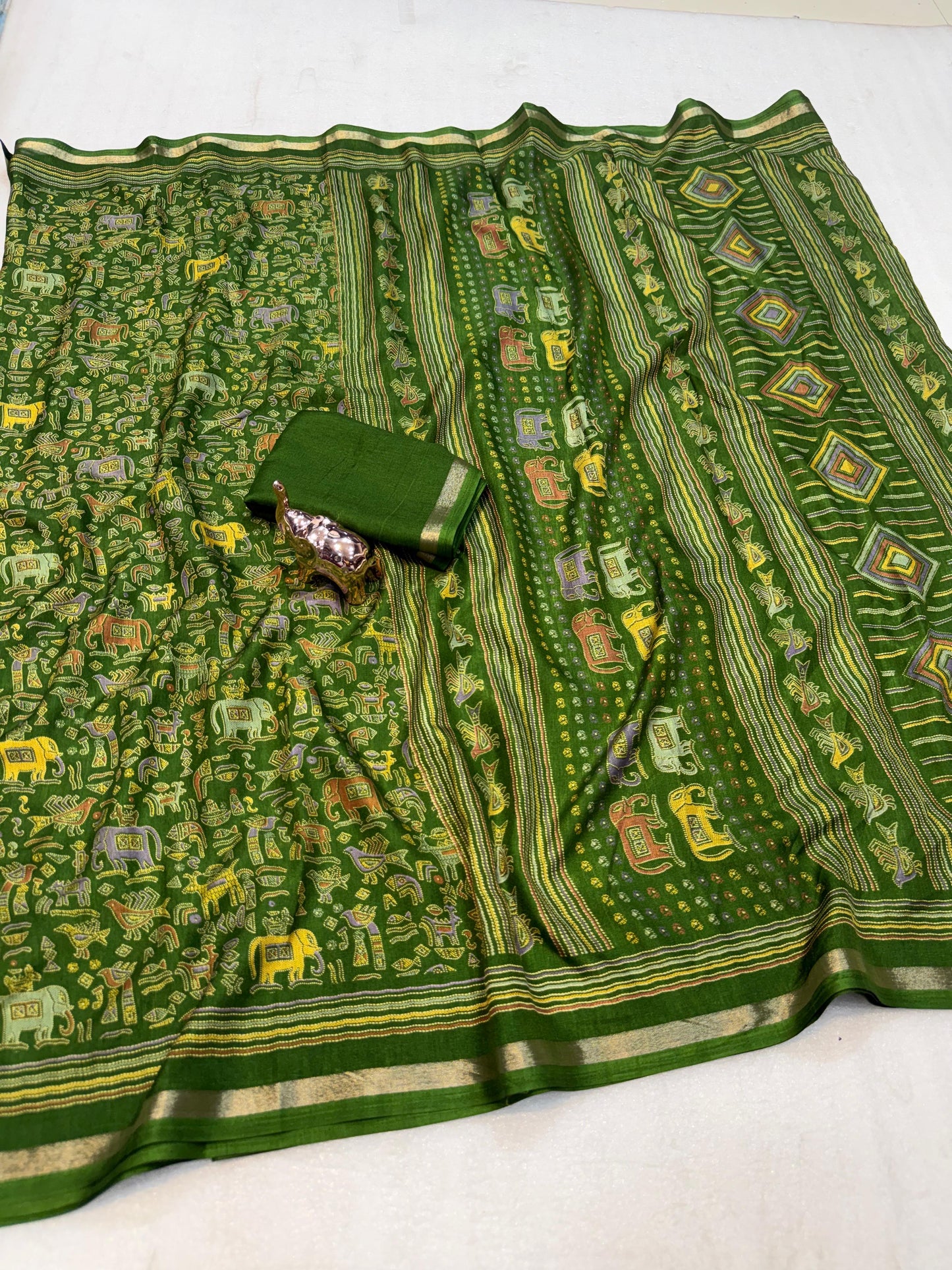 Women Printed Saree with Blouse Piece