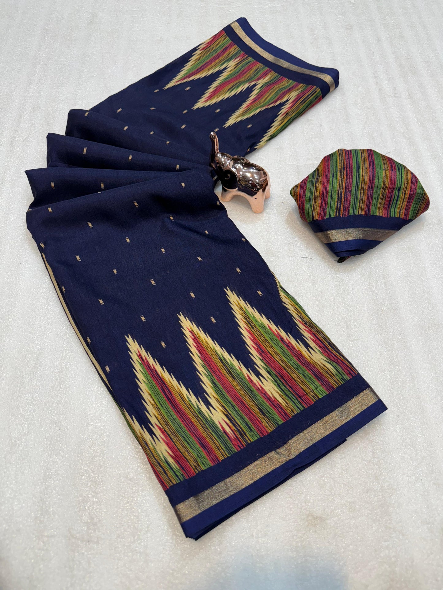 Women Printed Saree with Blouse Piece