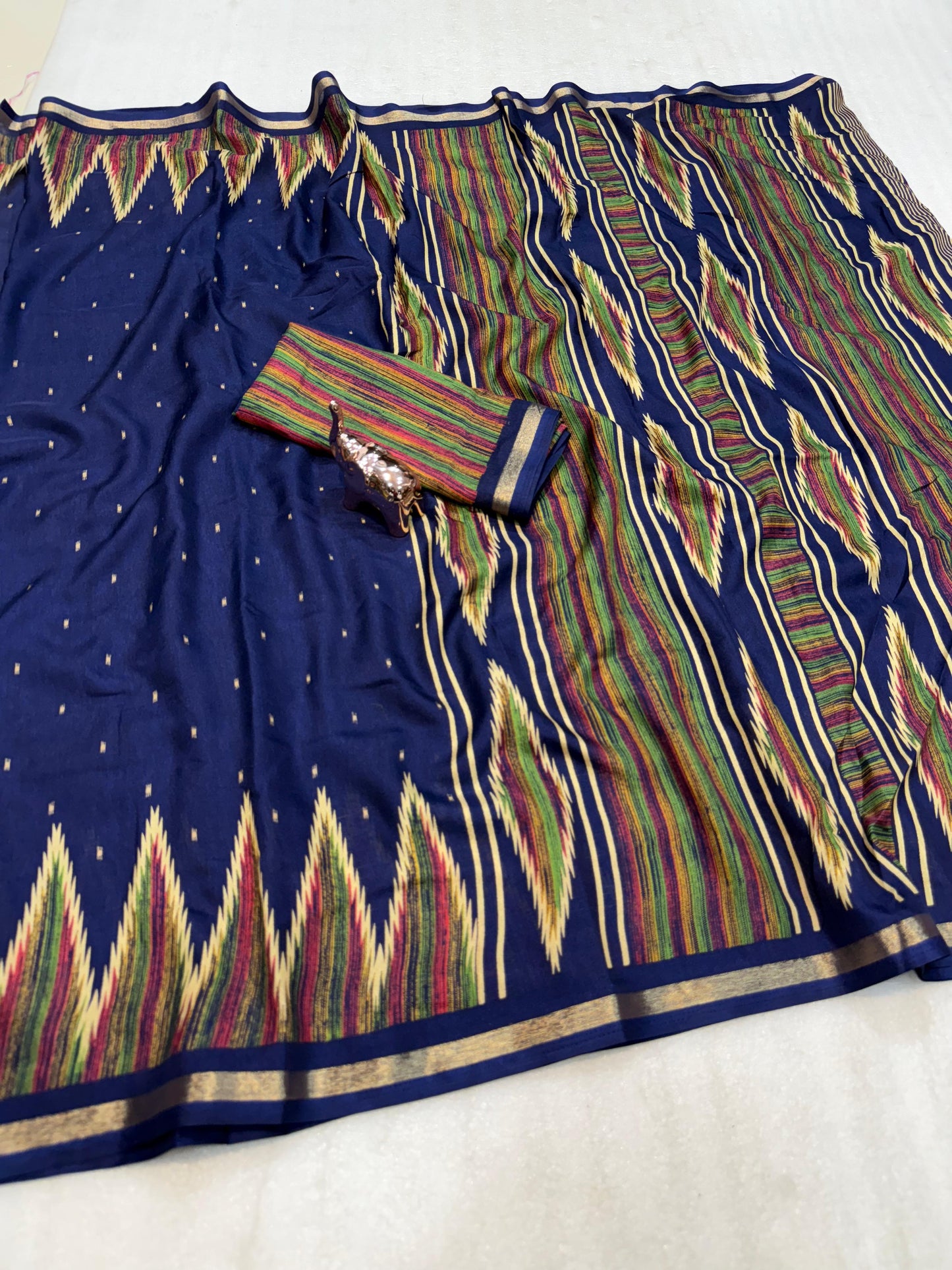 Women Printed Saree with Blouse Piece