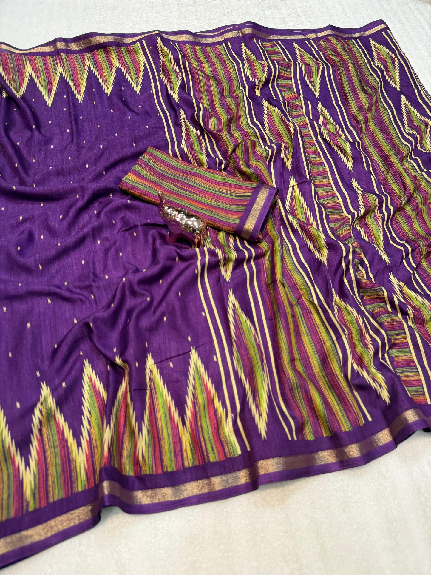 Women Printed Saree with Blouse Piece