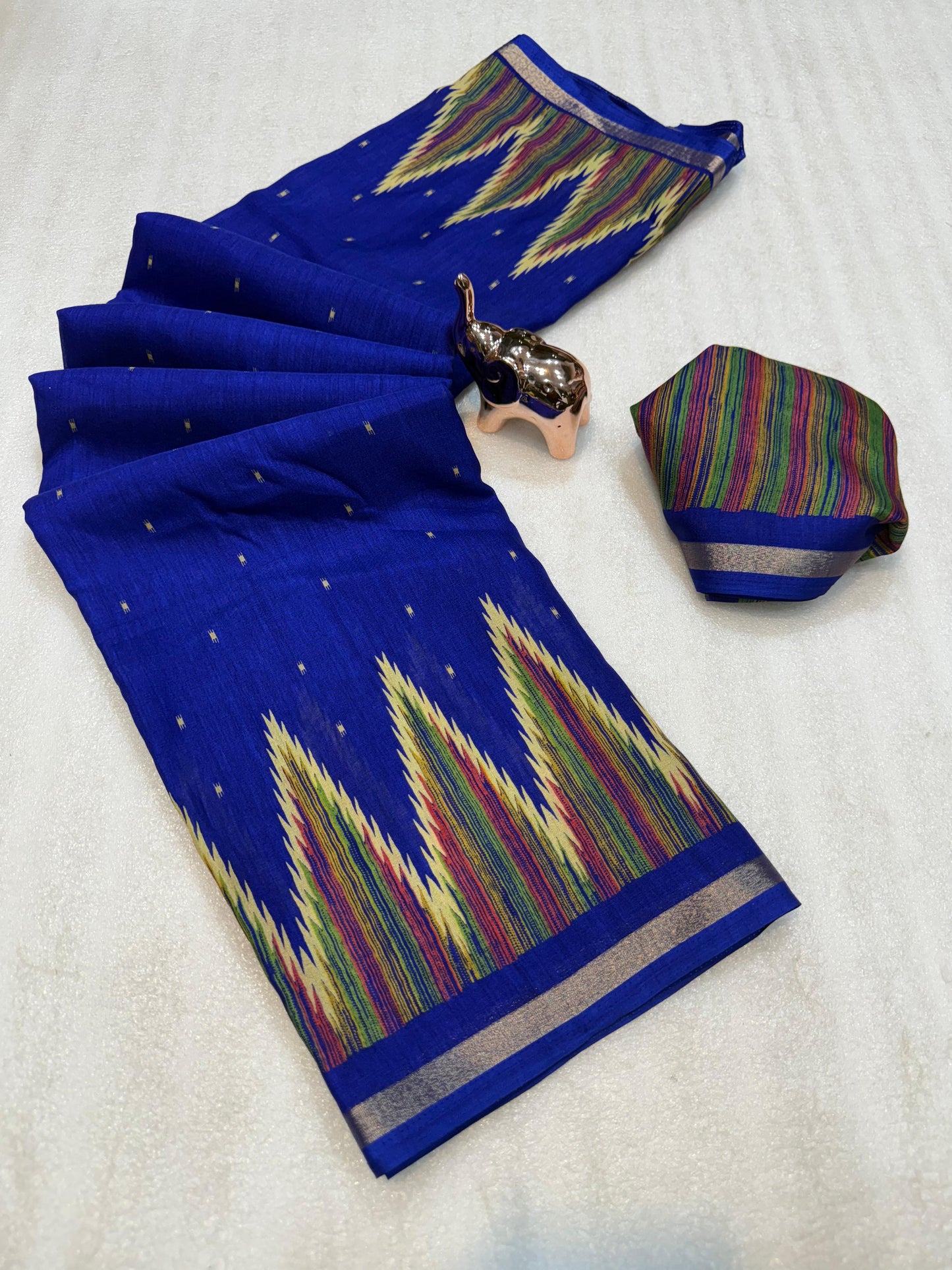 Women Printed Saree with Blouse Piece