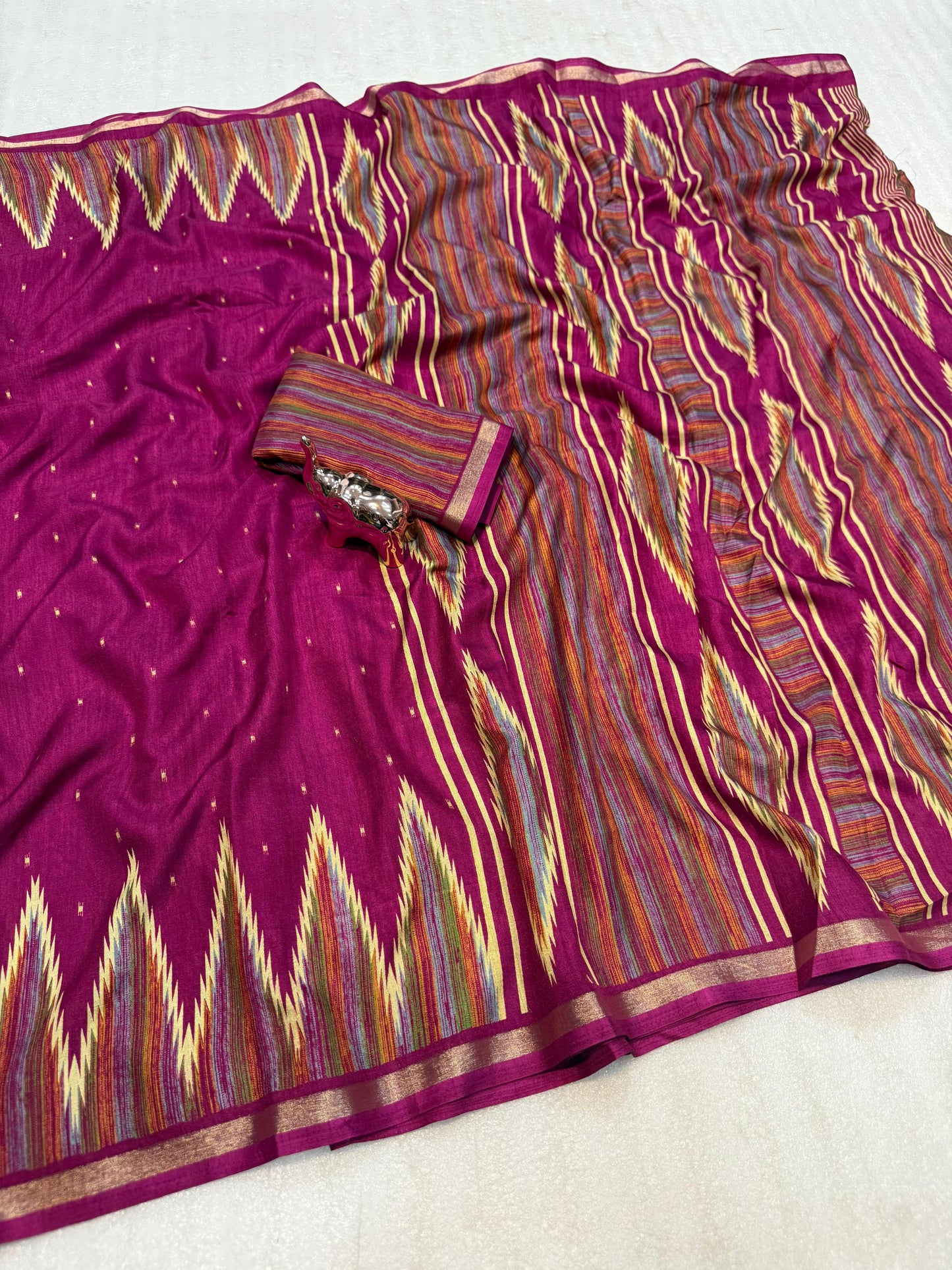Women Printed Saree with Blouse Piece