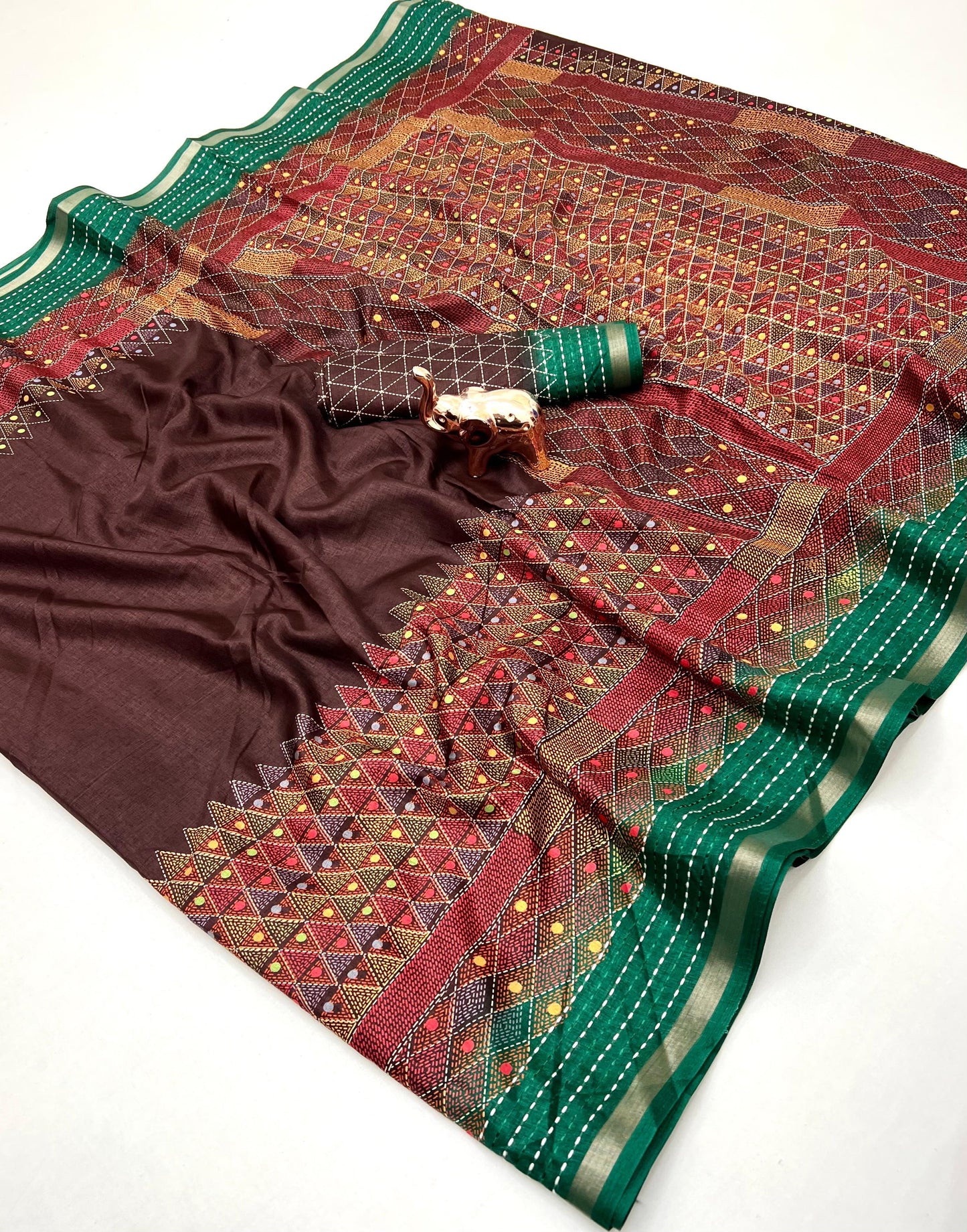 Soft Cotton Crape Printed Saree with Elegant Katha Thread Work border – 6.3 Meters