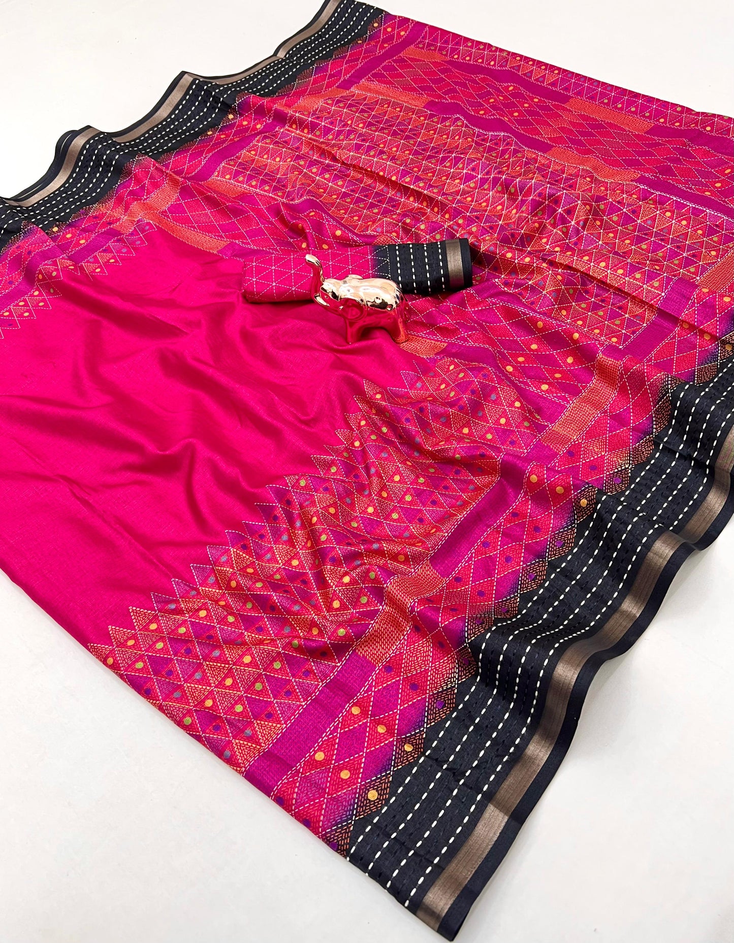 Soft Cotton Crape Printed Saree with Elegant Katha Thread Work border – 6.3 Meters