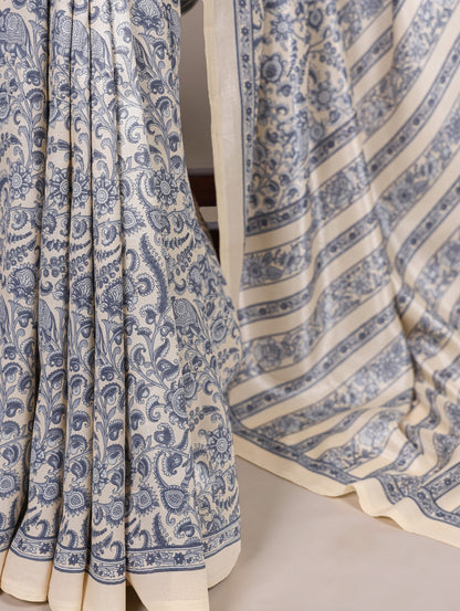 Timeless Tussar silk with graceful prints — a saree that speaks elegance in every drape 🌸