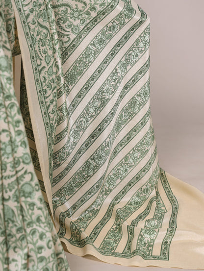 Timeless Tussar silk with graceful prints — a saree that speaks elegance in every drape 🌸