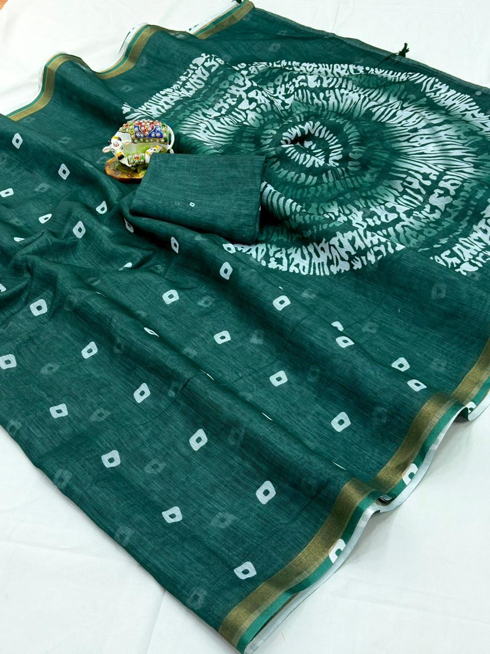 Women Printed Saree with Blouse Piece