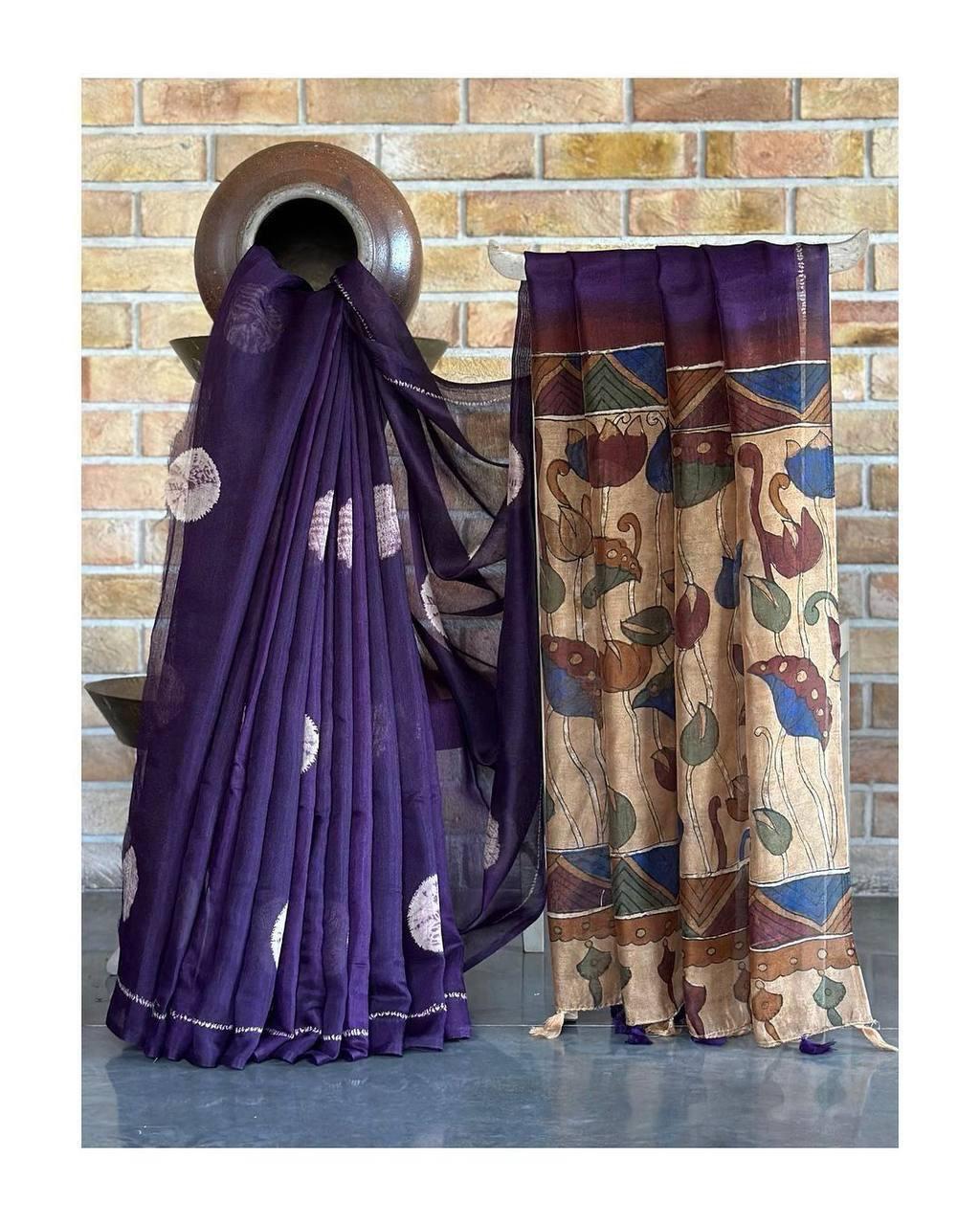 Women Floral Print Saree with Contrast Border