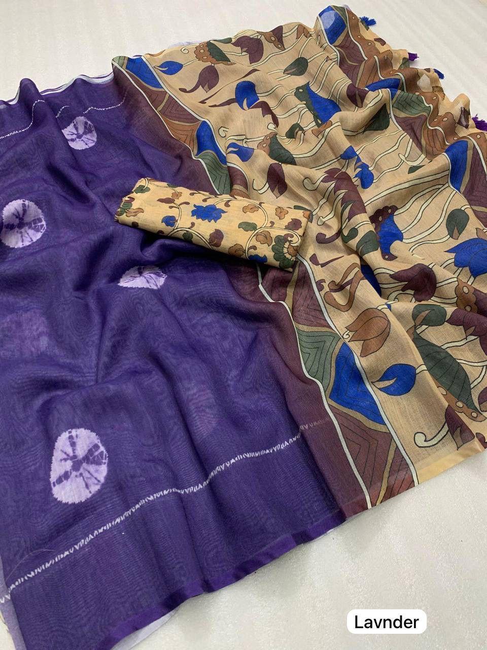 Women Floral Print Saree with Contrast Border