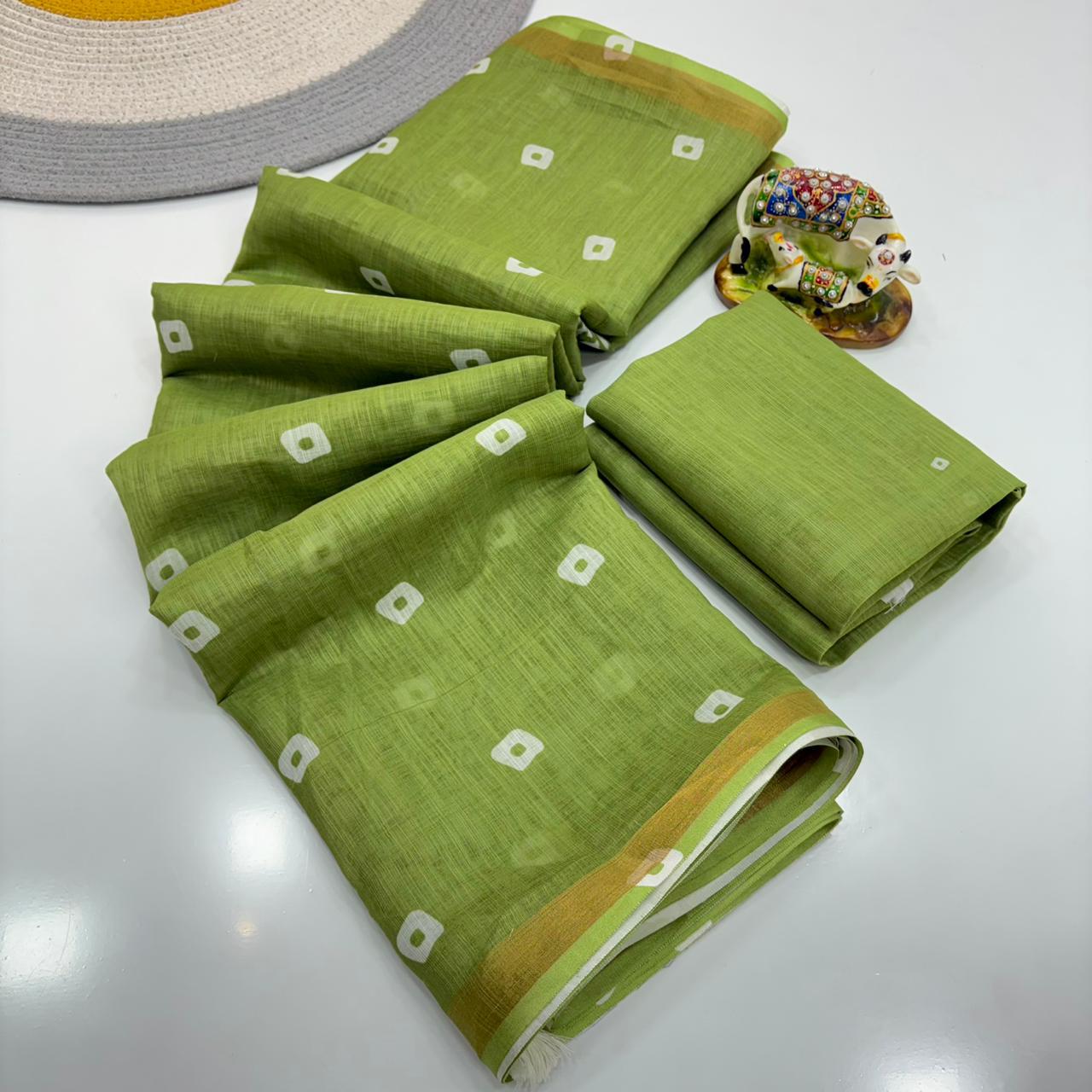 Women Printed Saree with Blouse Piece