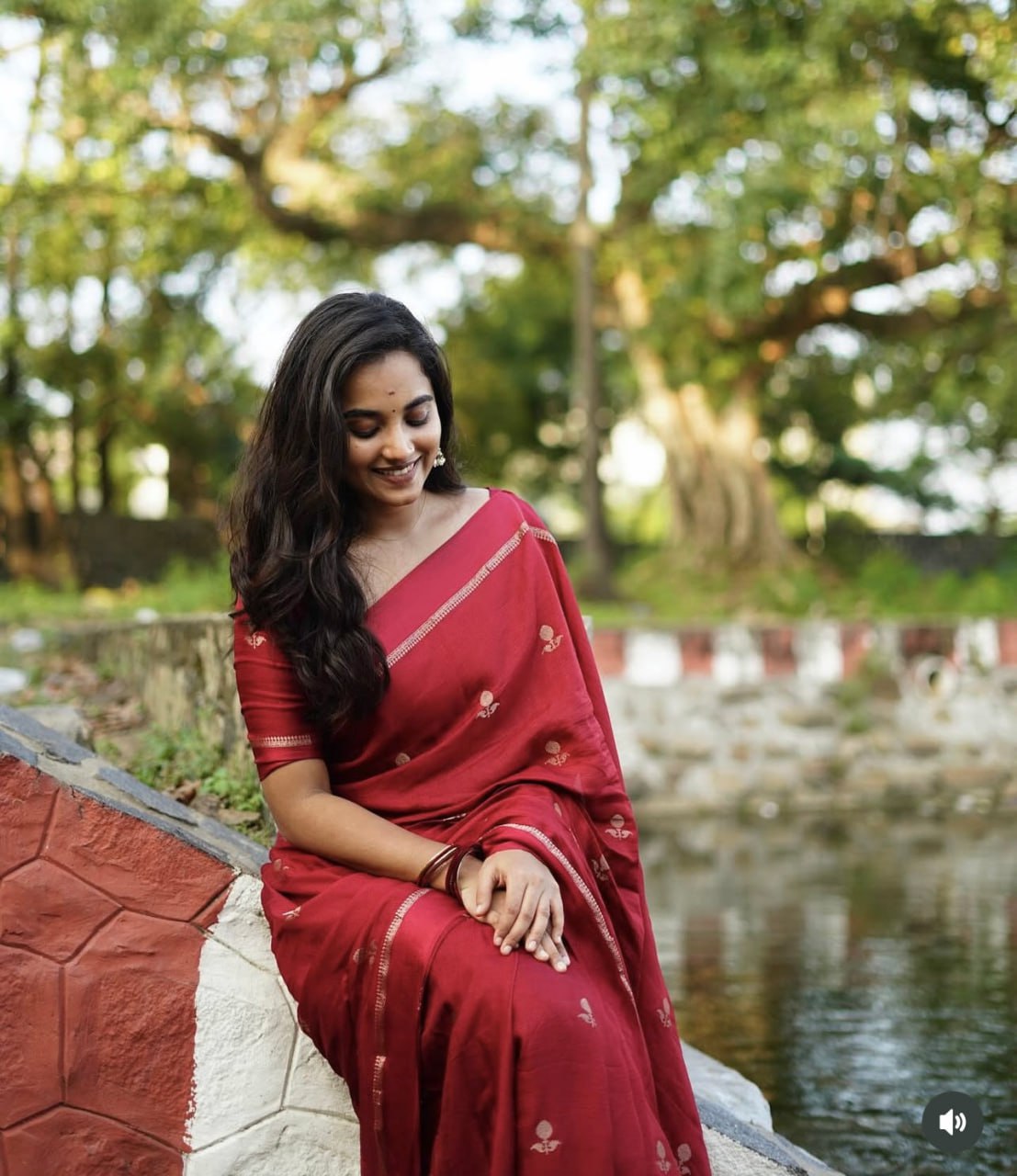 Pure Khadi Viscose Sartin Border Georgette, crafted for New Trends 🪷