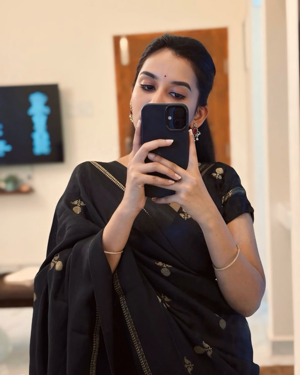 Pure Khadi Viscose Sartin Border Georgette, crafted for New Trends 🪷