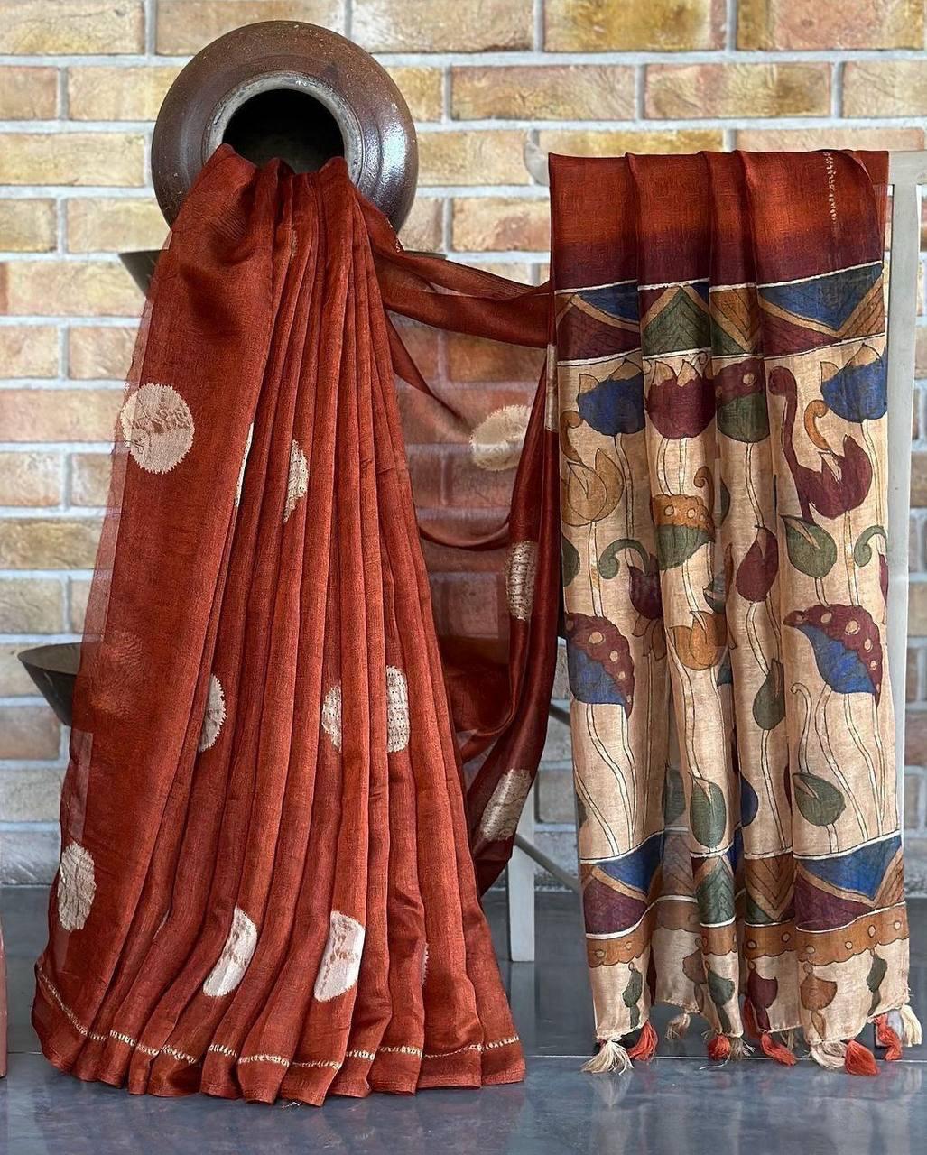 Women Floral Print Saree with Contrast Border